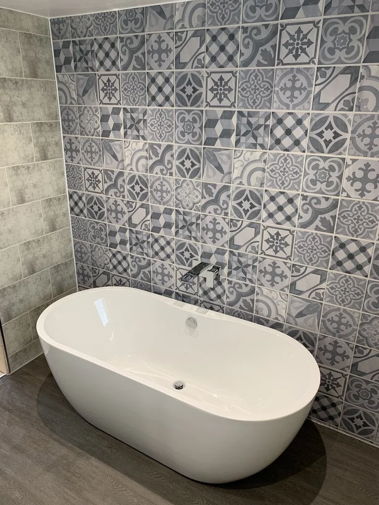 Wall-panelled bathroom installation, photograph 265