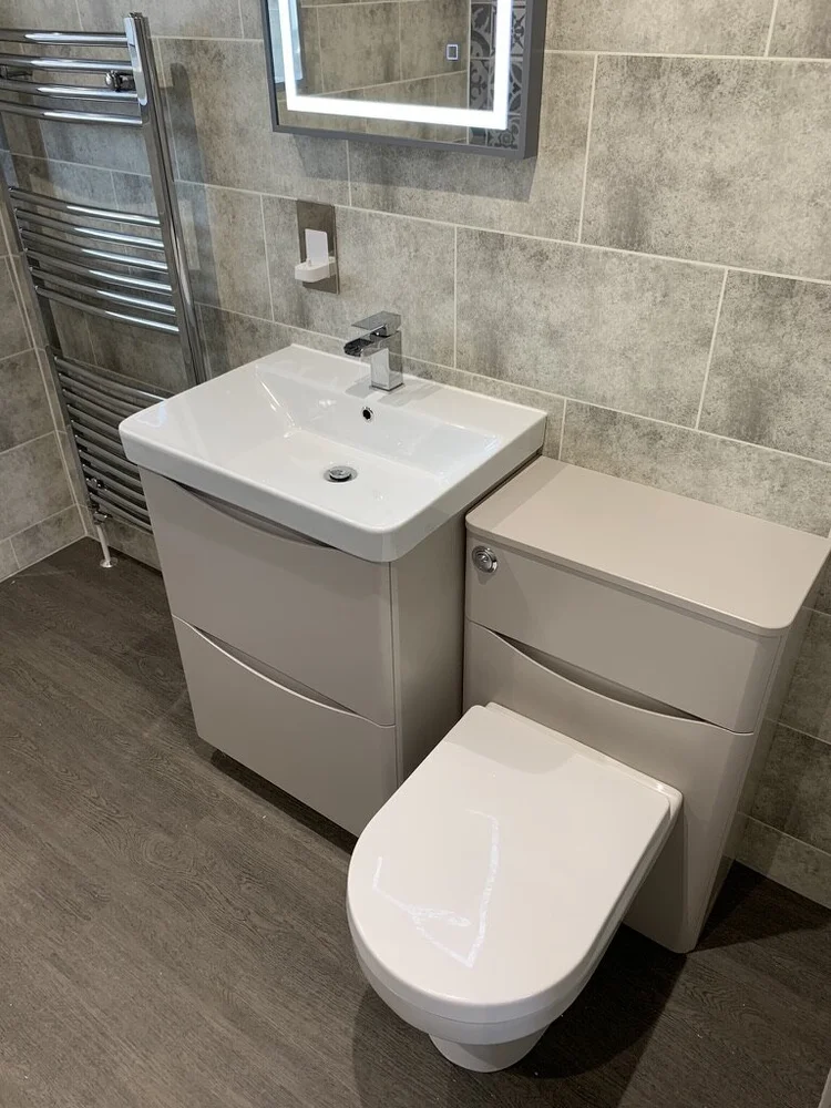 Wall-panelled bathroom installation, photograph 266