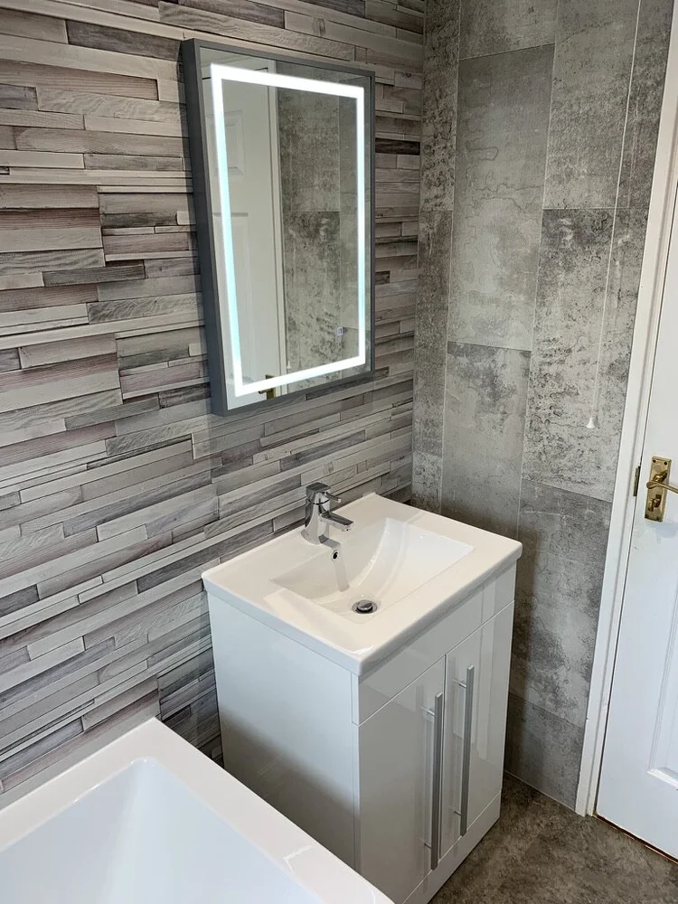 Wall-panelled bathroom installation, photograph 269