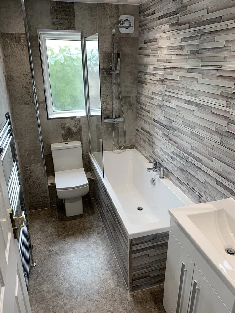 Wall-panelled bathroom installation, photograph 268