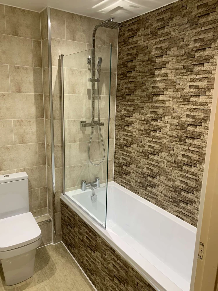 Wall-panelled bathroom installation, photograph 272