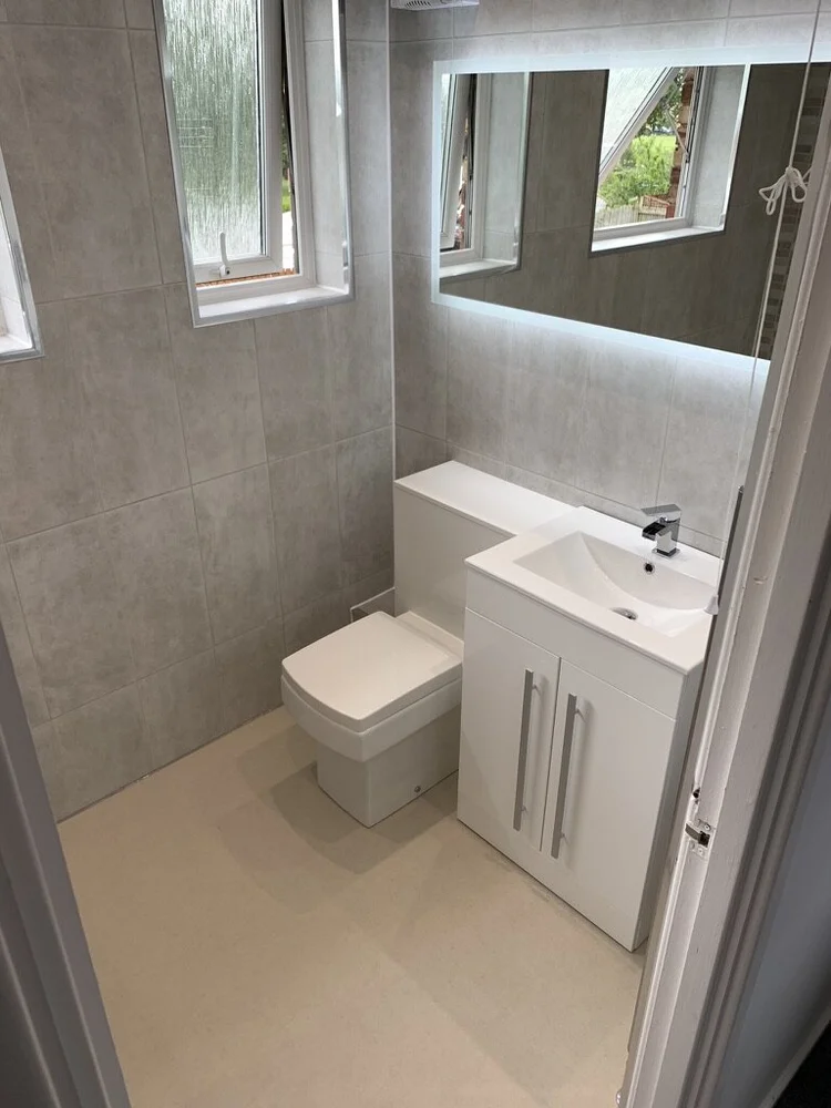 Wall-panelled bathroom installation, photograph 277