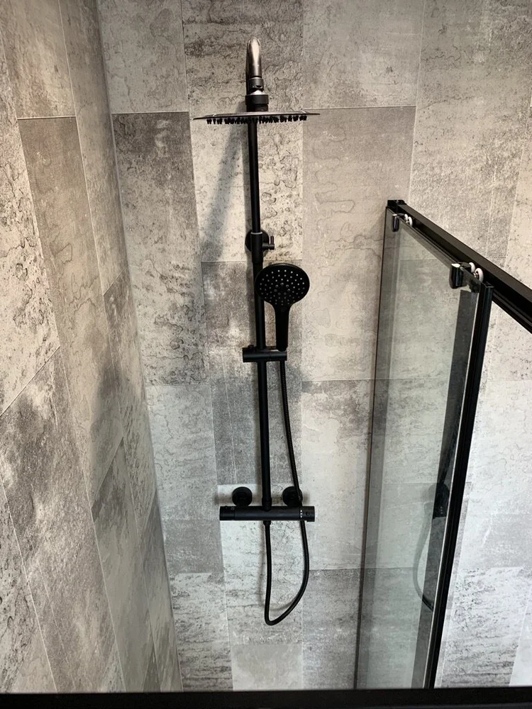 Wall-panelled bathroom installation, photograph 305
