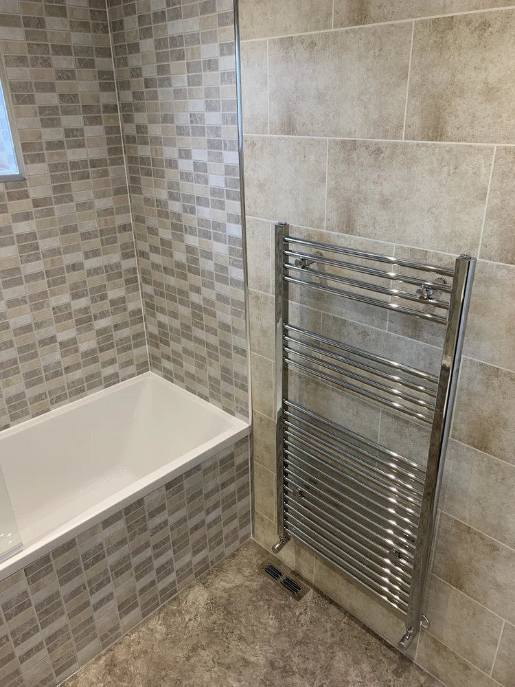 Wall-panelled bathroom installation, photograph 323