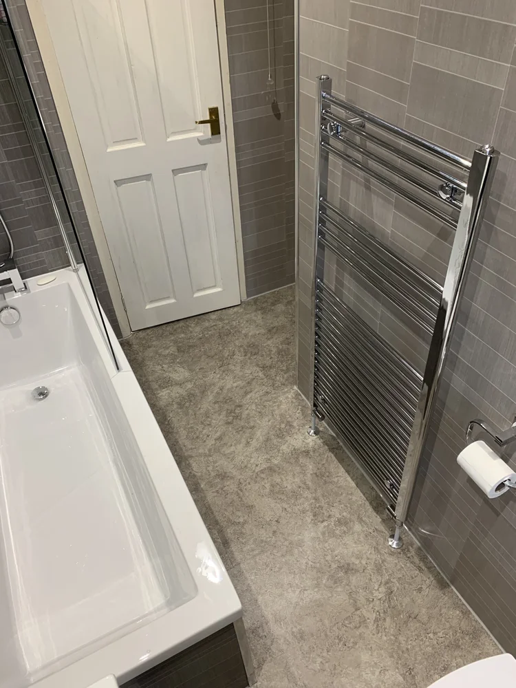 Wall-panelled bathroom installation, photograph 326