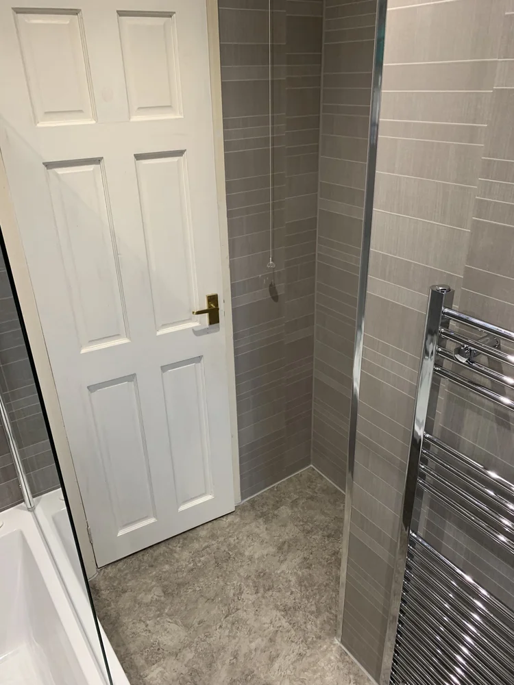Wall-panelled bathroom installation, photograph 327