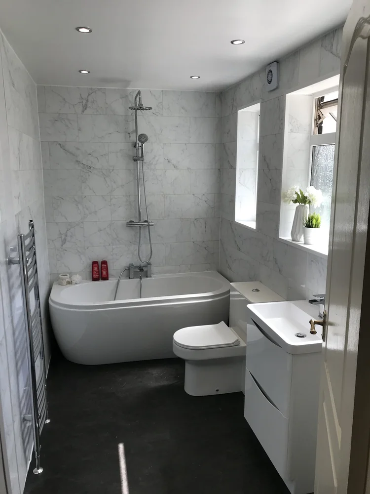 Wall-panelled bathroom installation, photograph 328