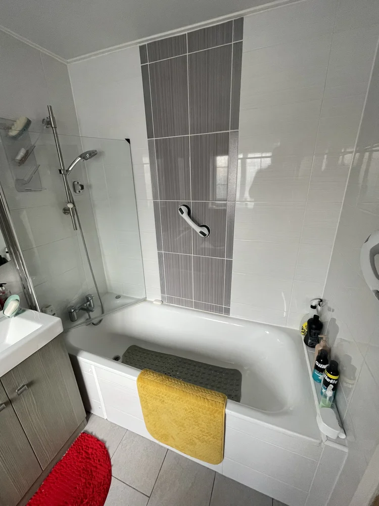 Before renovation, bath-to-shower project 109