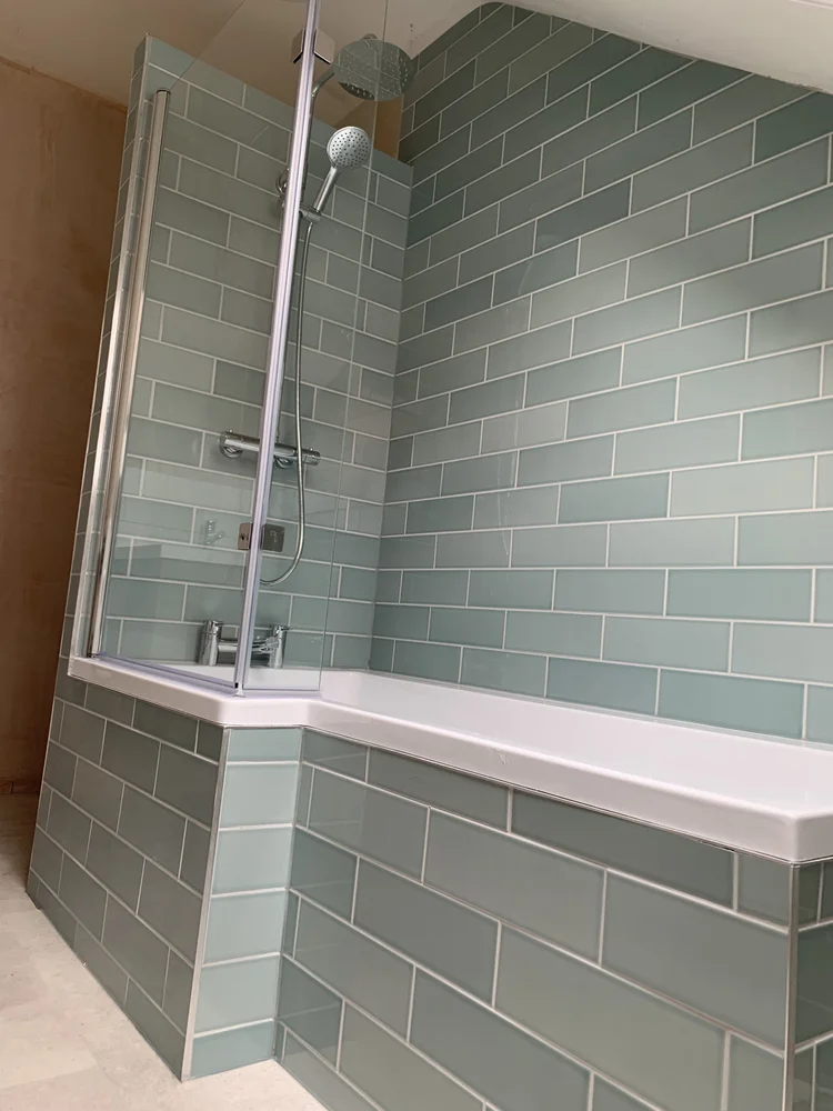 Tiled bathroom installation, photograph 50