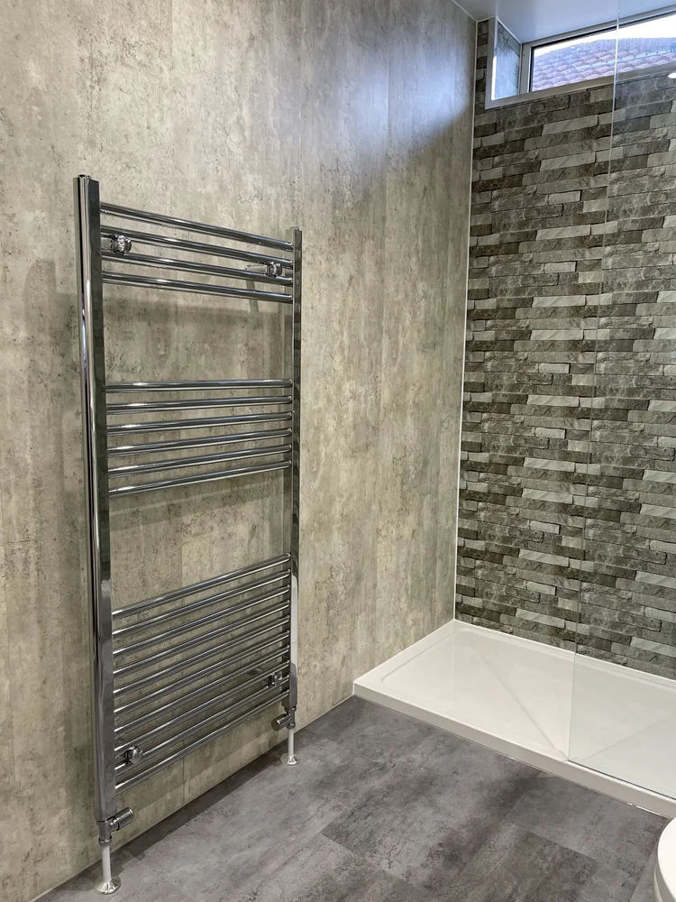 Wall-panelled bathroom installation, photograph 76
