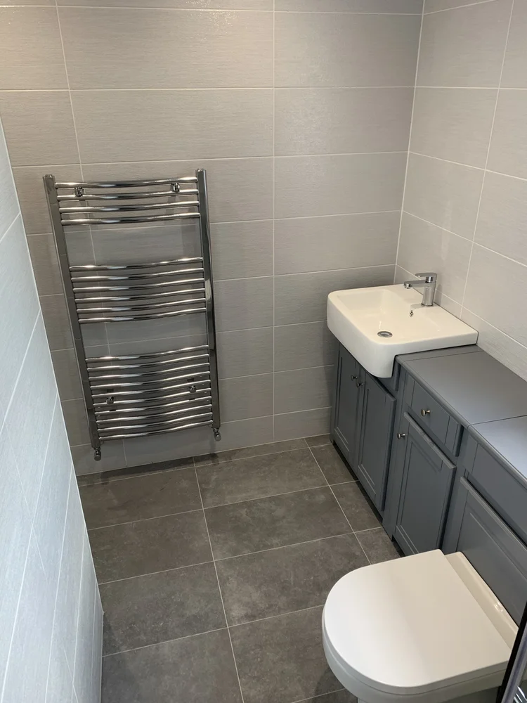 Tiled bathroom installation, photograph 66