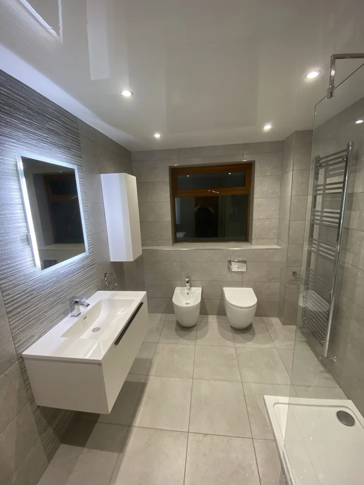 Tiled bathroom installation, photograph 67