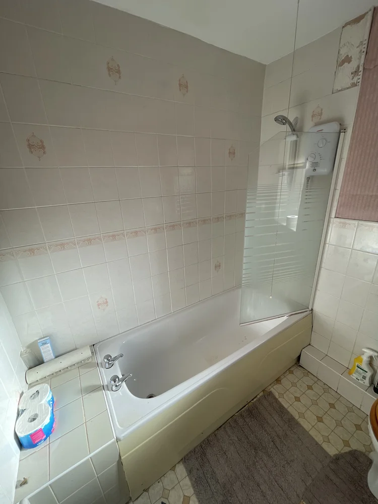Before renovation, bath-to-shower project 89