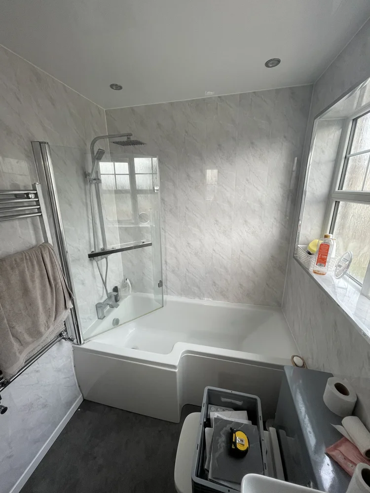 Before renovation, bath-to-shower project 32