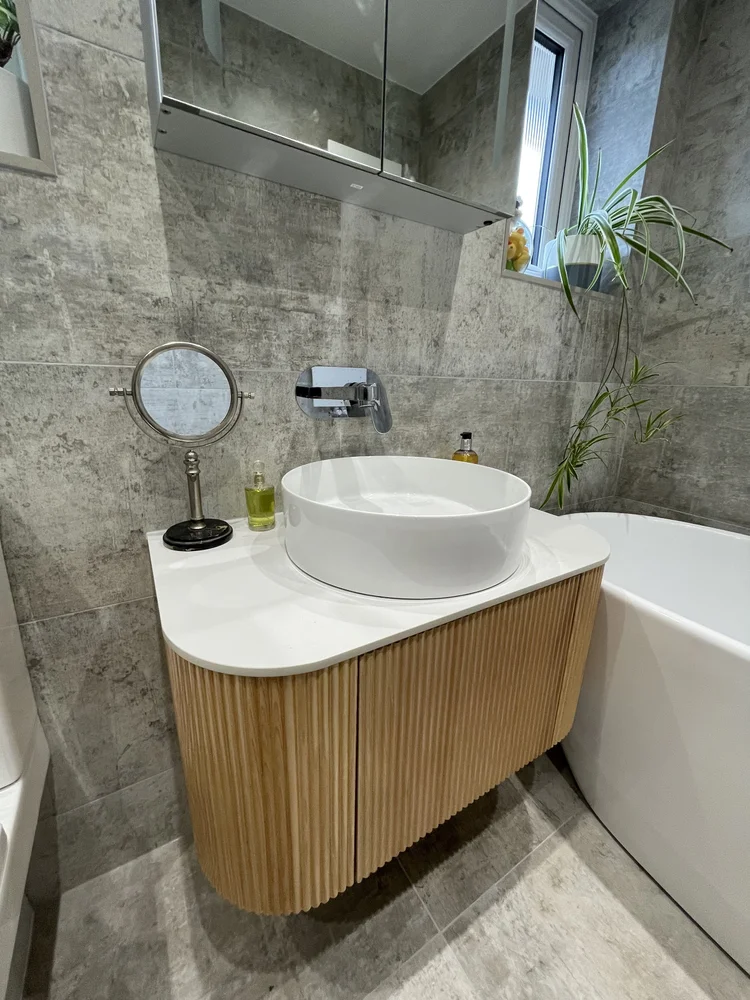 Tiled bathroom installation, photograph 10