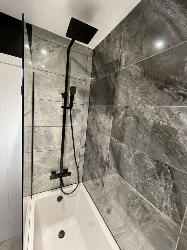 Tiled bathroom installation, photograph 43