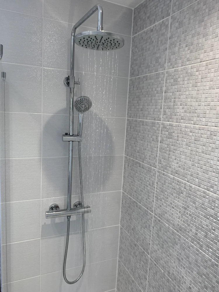 Tiled bathroom installation, photograph 64