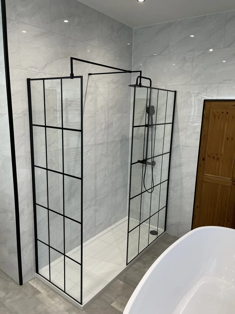 Tiled bathroom installation, photograph 21