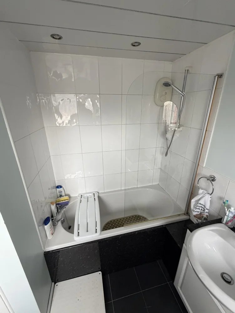 Before renovation, bath-to-shower project 10