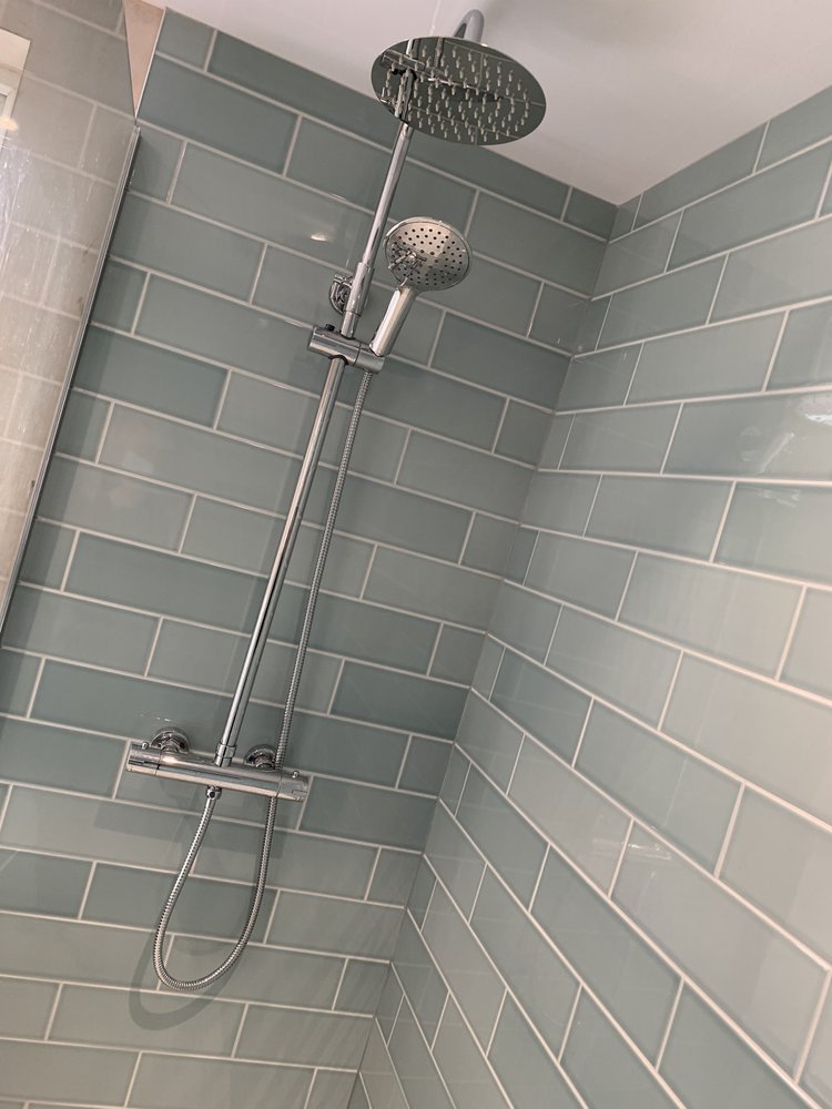 Tiled bathroom installation, photograph 36