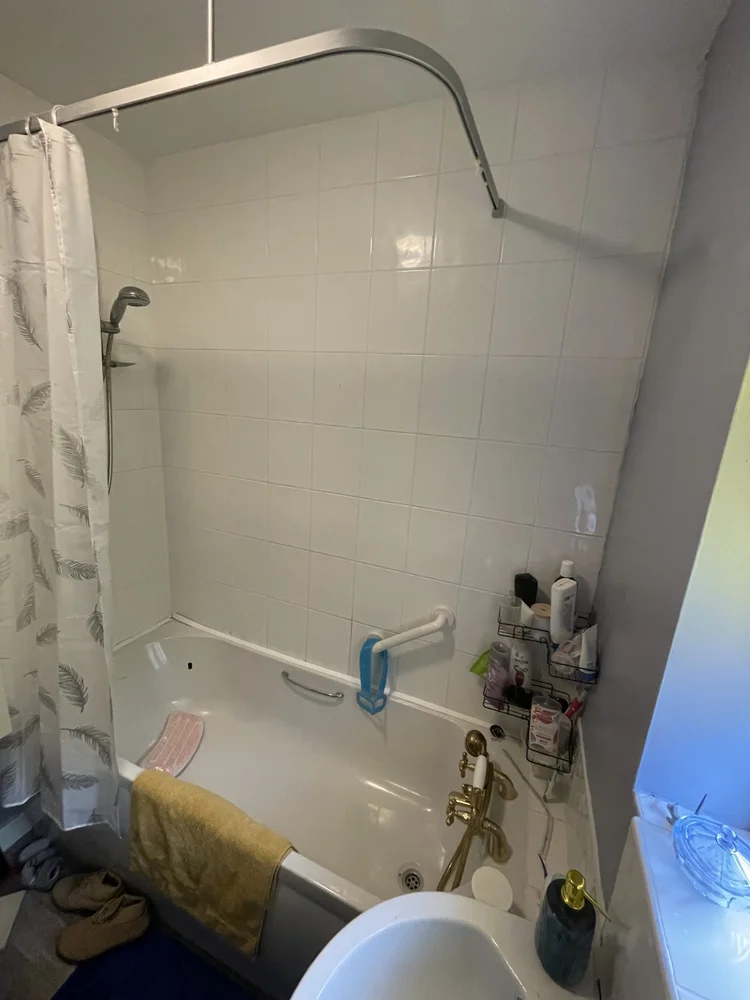 Before renovation, bath-to-shower project 102