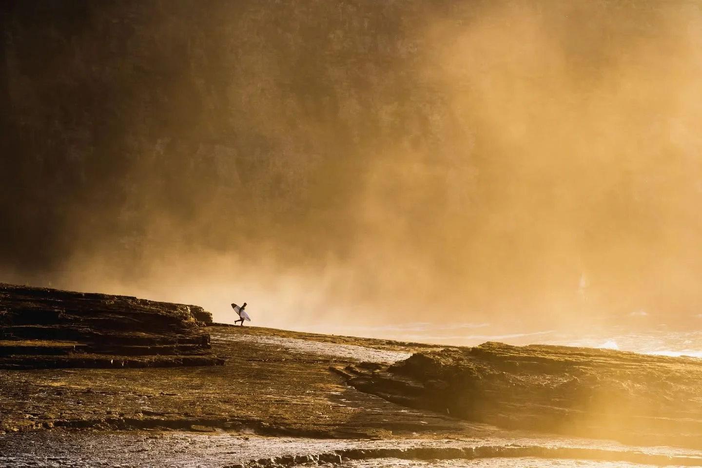 What a honor to find one image in the last Group Show Portfolio of @surfersjournal 34.3 alongside some of my favorite photographers.
An image of @gearoidmcdaid shot in Ireland last year from an incredible afternoon with an epic session, it was my fir