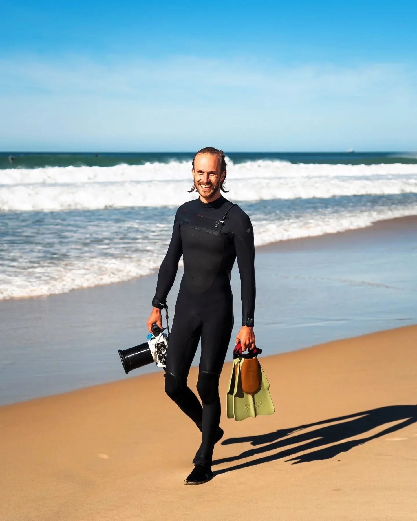 Excited to see what this year will bring !

Still learning and experiencing in my photographic journey, driven by a passion for big waves and my celtic roots, Ireland and Brittany are calling me more and more.

I've been a bit out of social media the