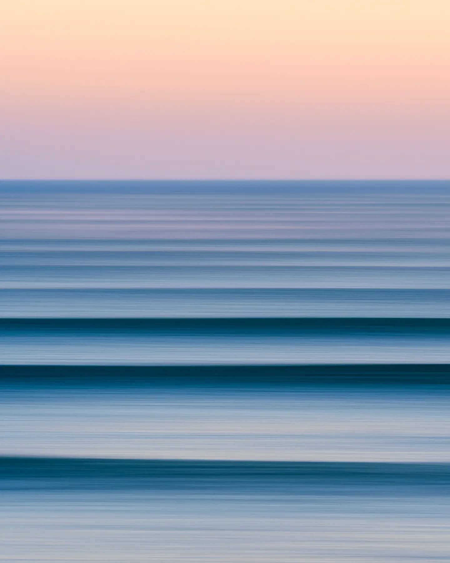 Painting with my camera on a beautiful morning.

The last time I woke up with this view while passing the dune seems really distant on my memory. It&rsquo;s that time of year when you have to be patient and continue training for the next swells.

#so