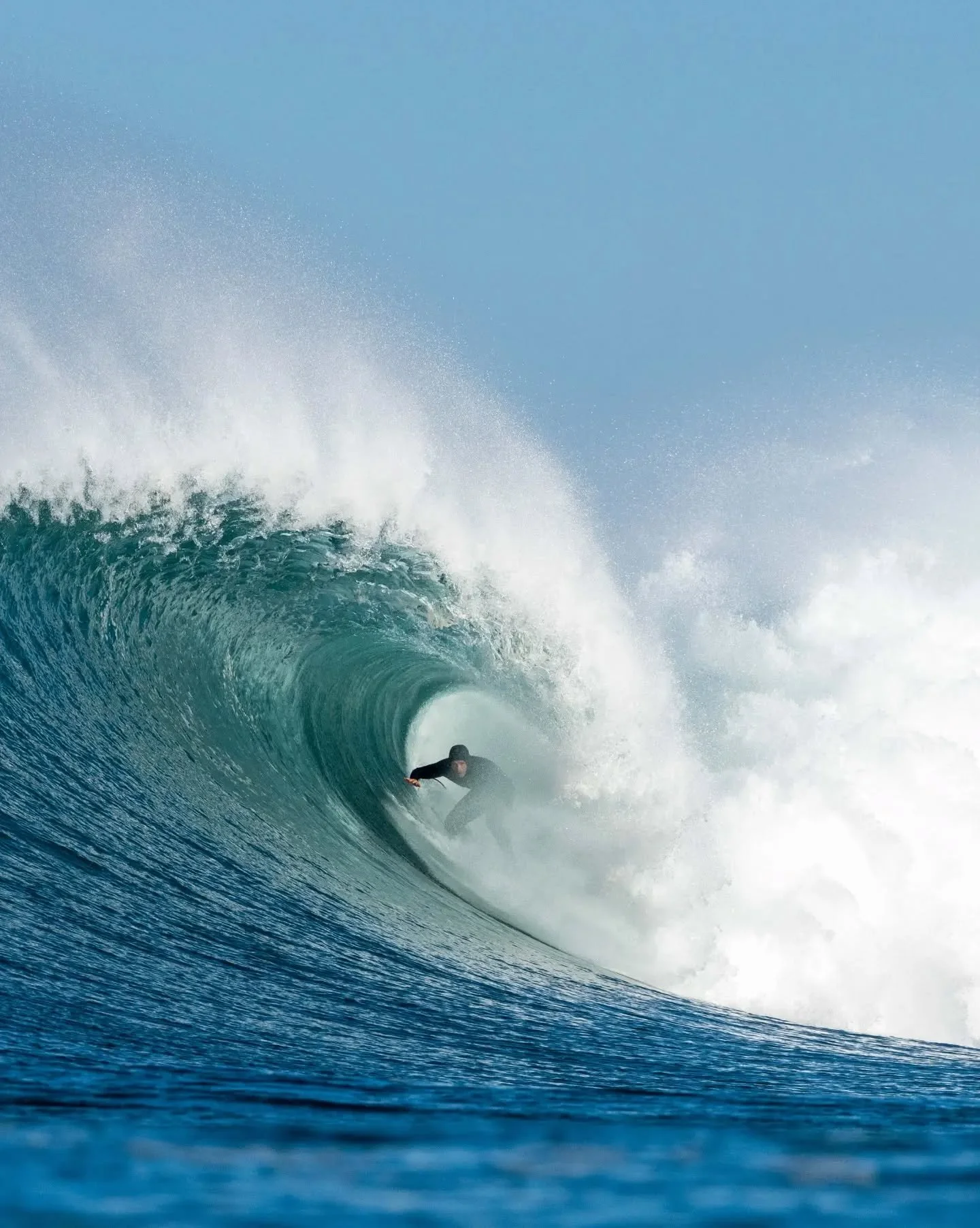 Fully commited and always on the bombs, always a pleasure to witness @pap_014 surfing.

Shot from earlier this year at la Nord. I'm slowly processing all images from the last months and I'll try to share more of them here ✌️