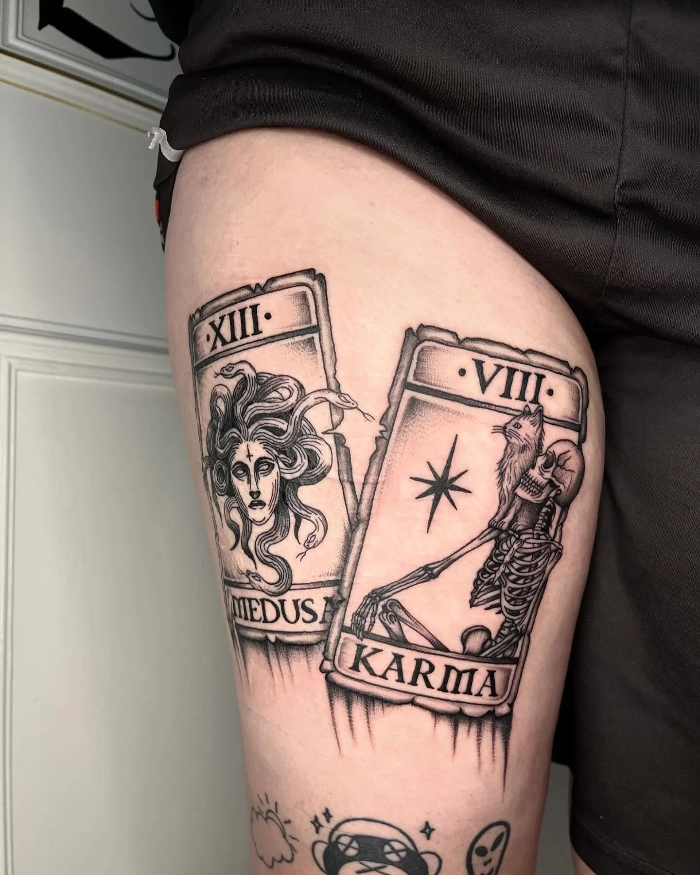 Absolute pleasure doing all of these for @sofire11 

Thankyou for flying from Austria and firming multiple back to back day sittings!

Here&rsquo;s everything we got up to - skull flower and Icarus shots healed 1 year
.
.
.
.
.
#tarot #tarottattoo #m