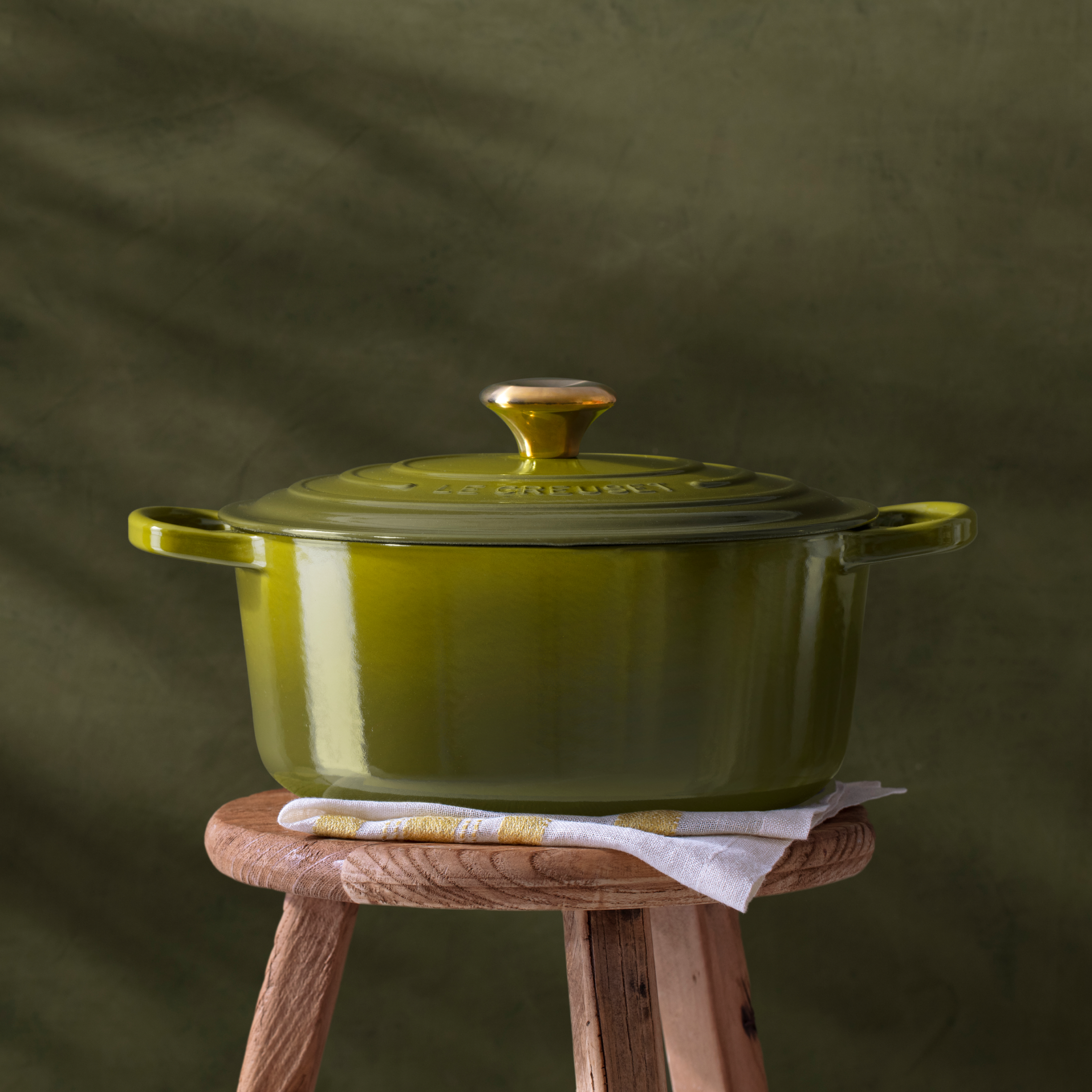 211028_LeCreuset_OlivePortrait_0010-RET copy 1.png