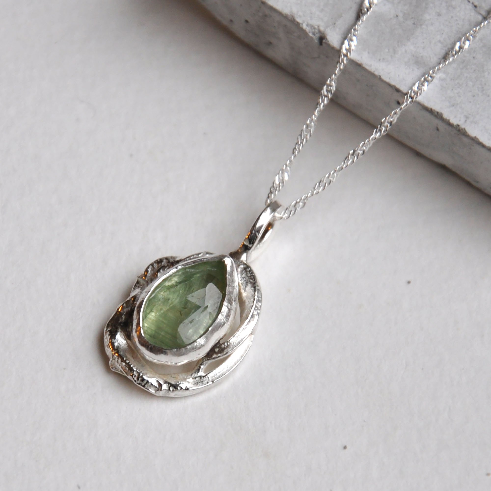 Gladependant2.jpg