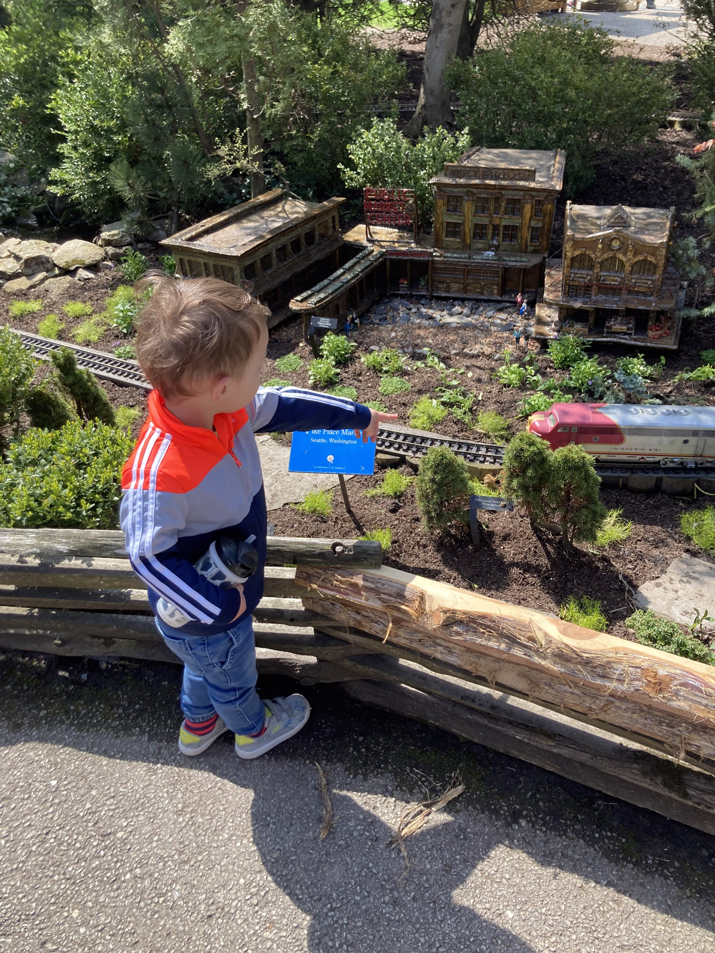 Discovering trains at the Chicago Botanical Garden