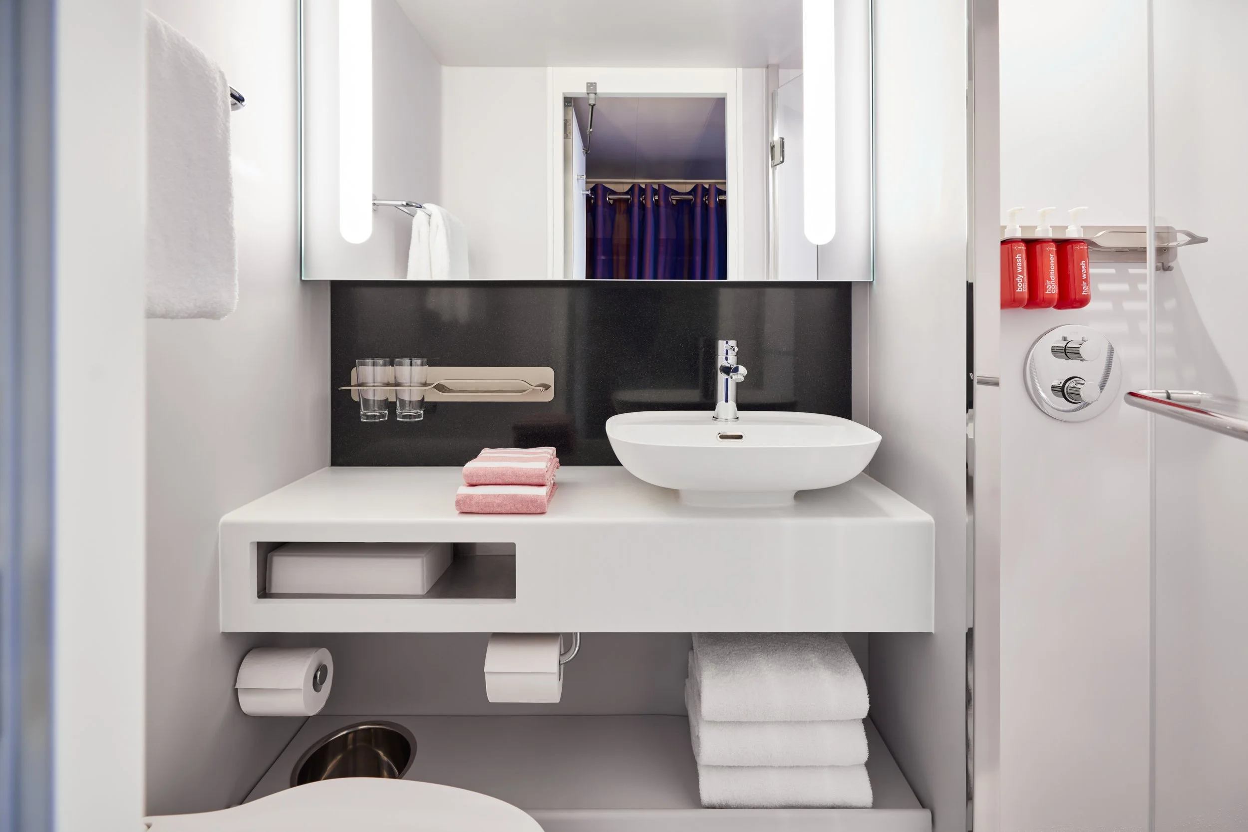 IMG-SCL-2021-CAB-interior-bathroom-day-1-UNCROPPED.JPG (Copy)