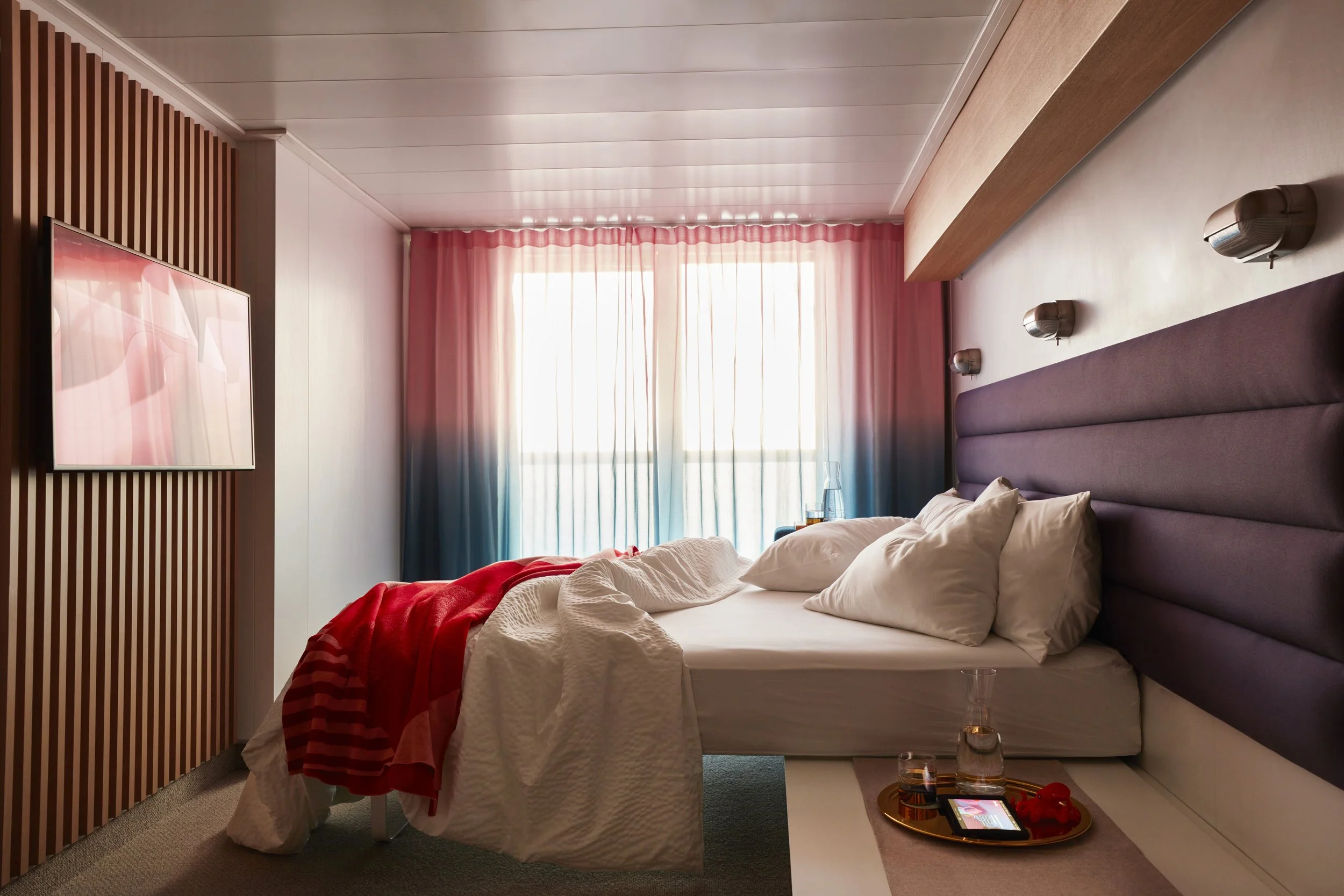 IMG-SCL-2021-CAB-sea-terrace-xl-editorial-undone-bed-UNCROPPED.JPG (Copy)