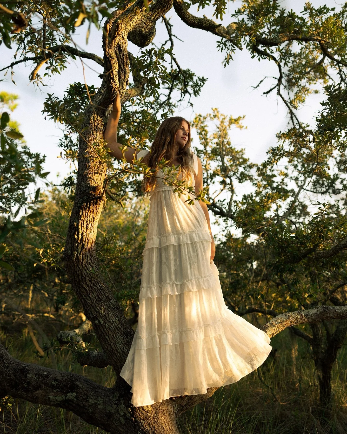capturing YOUR essence 

Senior portraits should be anything but &ldquo;average&rdquo;. Aubrey enjoys spending time outside, being a free spirit, climbing trees, the beach, and the beauty of Mother Nature. 

Our goal was to capture her within her wor