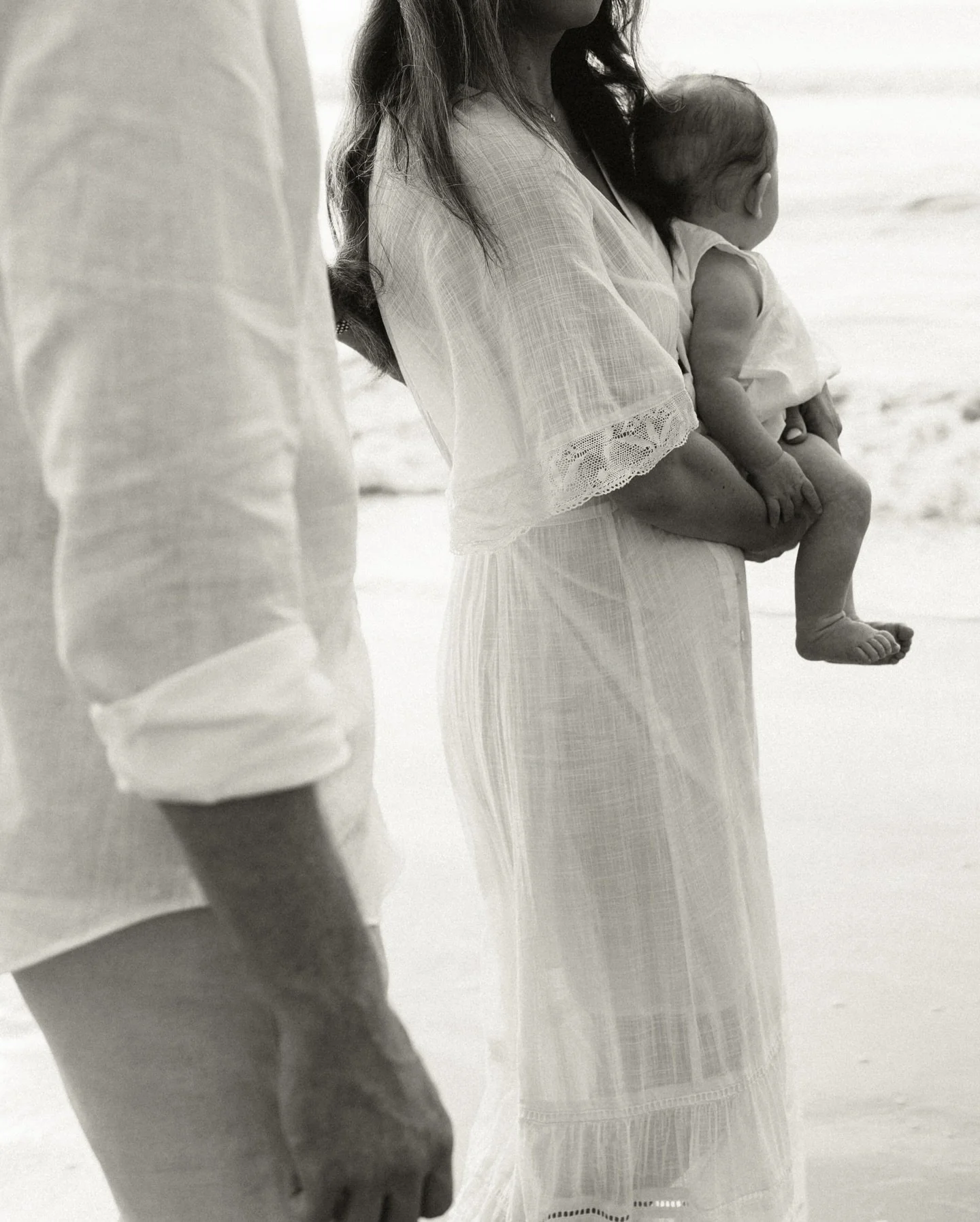first family beach trip 🤍

Super sweet moments documenting their first trip to the beach as a family of 3. I can not get over the cuteness. 

.
.
.
#wilmingtonphotographer #wilmingtonfamilyphotographer #ncphotography #ncphotographer #ncfamilyphotogr