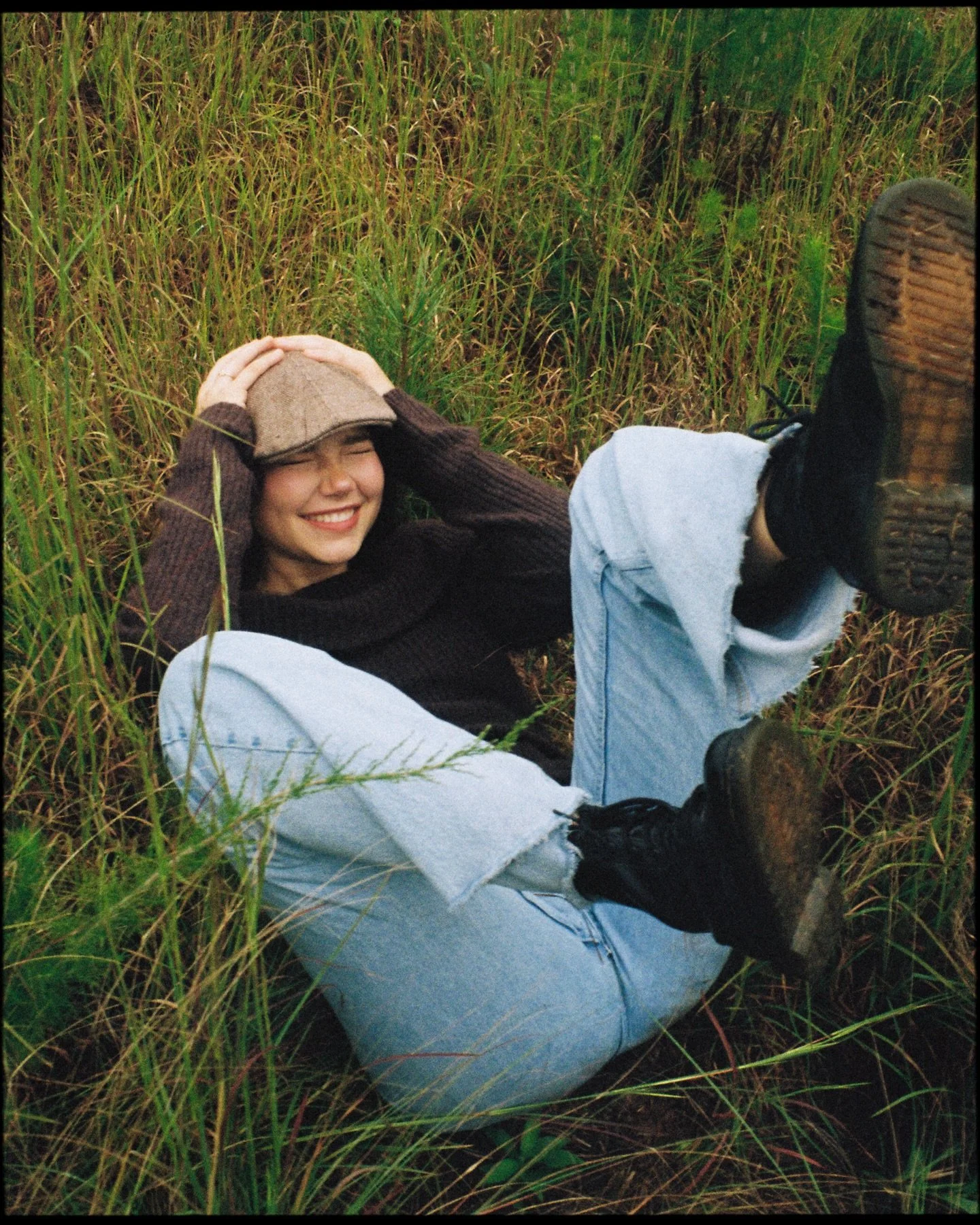 sometimes you need to meet at a random spot with no plan, no vision, just a roll of film and some vibes ✨

Thanks to @isa.verna to playing around with me 🎞️

.
.
.
#filmphotography #filmcamera #olympusstylus #olympusstreetphoto #documentaryphotograp