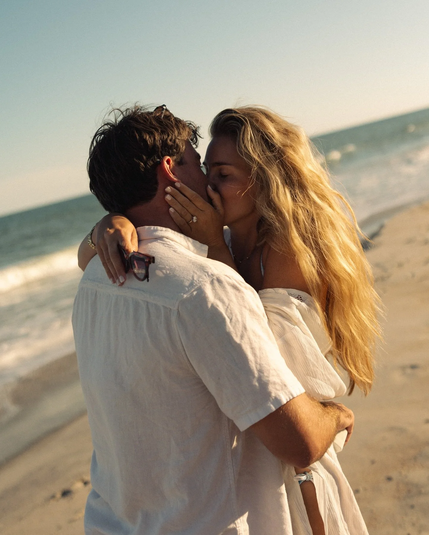 this cold and gloomy week has me reminiscing all things warm and golden, like this perfect surprise beach proposal 🌞

There&rsquo;s going to be another part to this post bc it was the most sweet and thought out proposal, so come back for part two wh