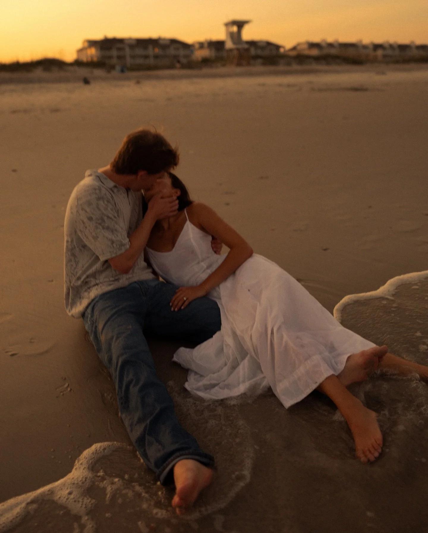 love wrapped in golden hues 

Forever my favorite place to third wheel&hellip; the beach with the most insane sunsets ✨

.
.
.
Wilmington photographer | North Carolina photographer | documentary couple photos | documentary photographer | visual story