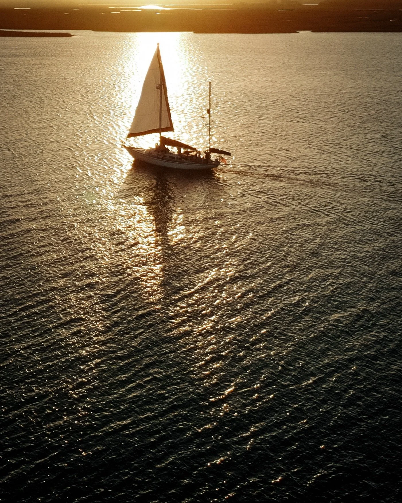 sailing the intracoastal 

Perfect date night, you + yours (and me) on a sailboat for a sunset cruise. 

Coastal inspired engagement photos with a unique twist. Switching out the sand and waves for sails and bays. 

.
.
.
Wilmington engagement photog