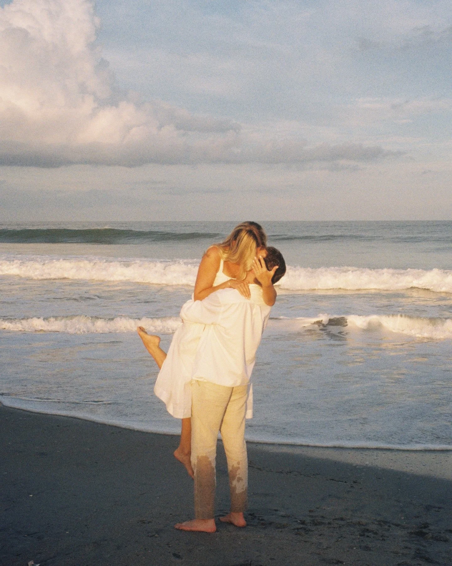 Love like the movies 

Sunset engagement shoot at Wrightsville beach on digital and 35mm film 

I have been loving adding film onto sessions, so if you are also loving the vibe and are interested in adding it on to your session- let me know!! 🎞️

.
