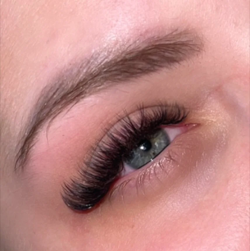 Another russian volume lash set! ✨ Perfectly wispy yet fluffy and full for that glamorous look ✨ curl CC &amp; D 

#lashesonfleek #lashgoals #russianvolume #volumelashes #russianvolumelashes #lashesedinburgh #lashtech #lashtraining