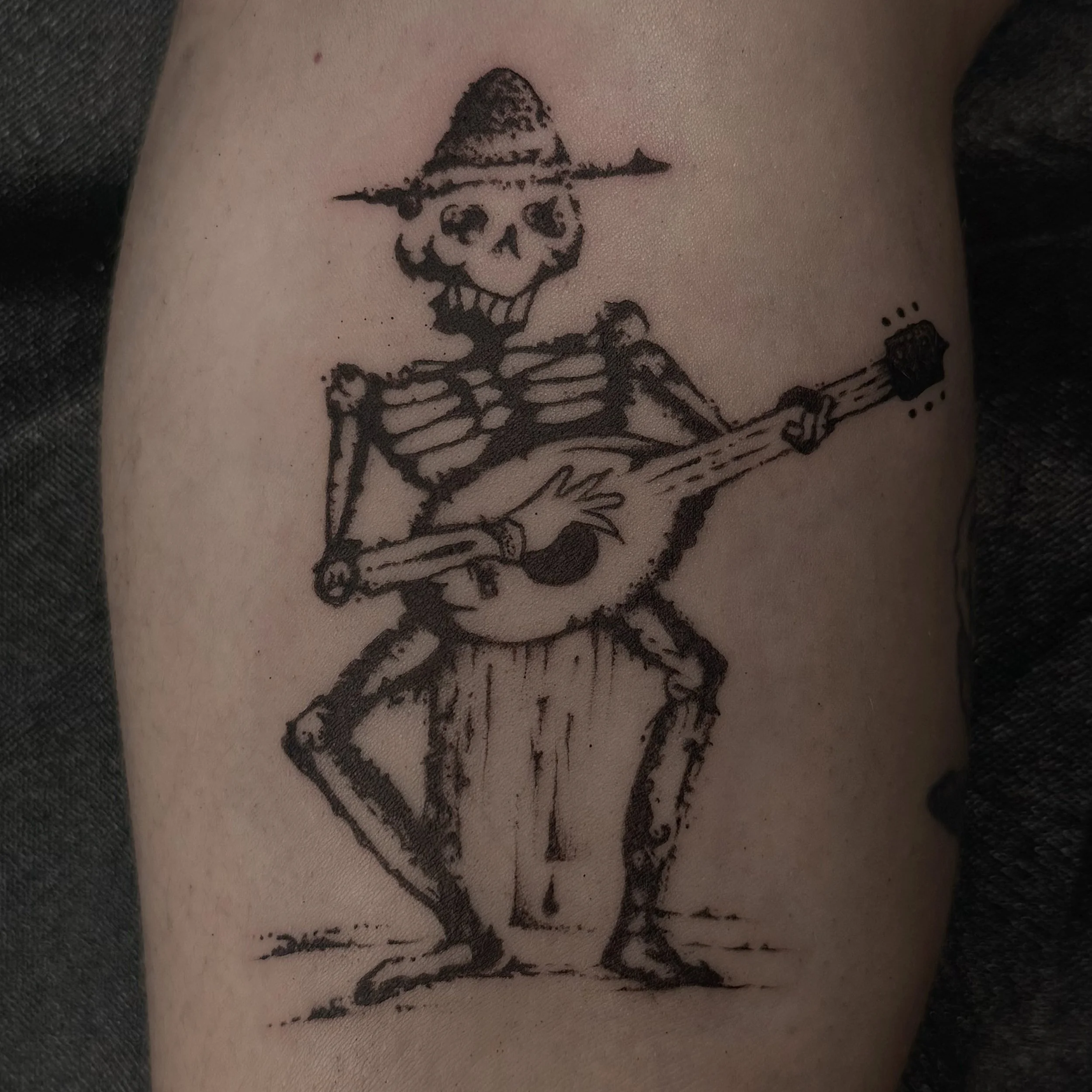 Posada's Guitarist by White Ghost