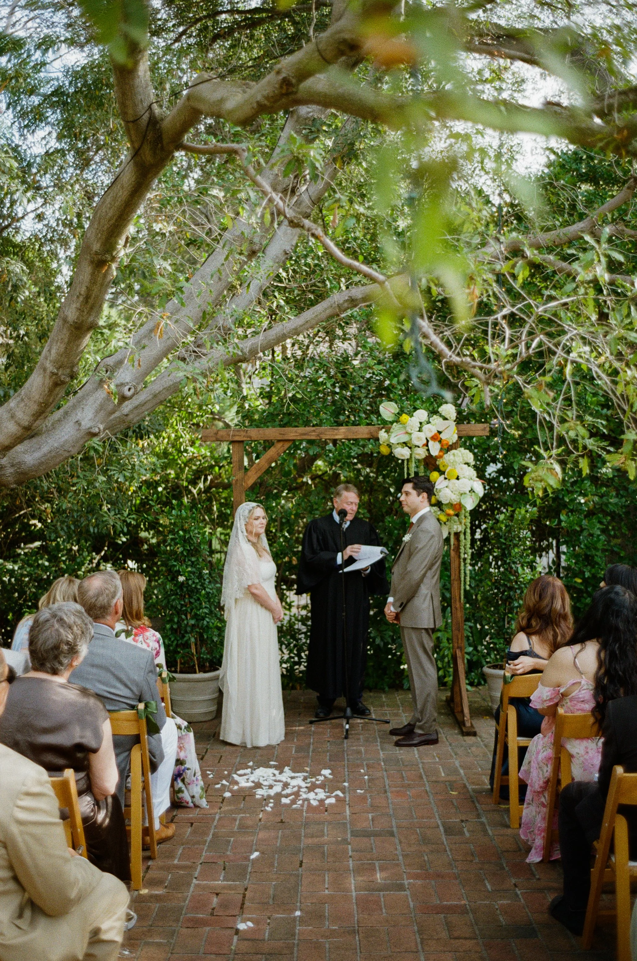 AnyaKayPhoto_Sarah&Hugo_film-53.jpg