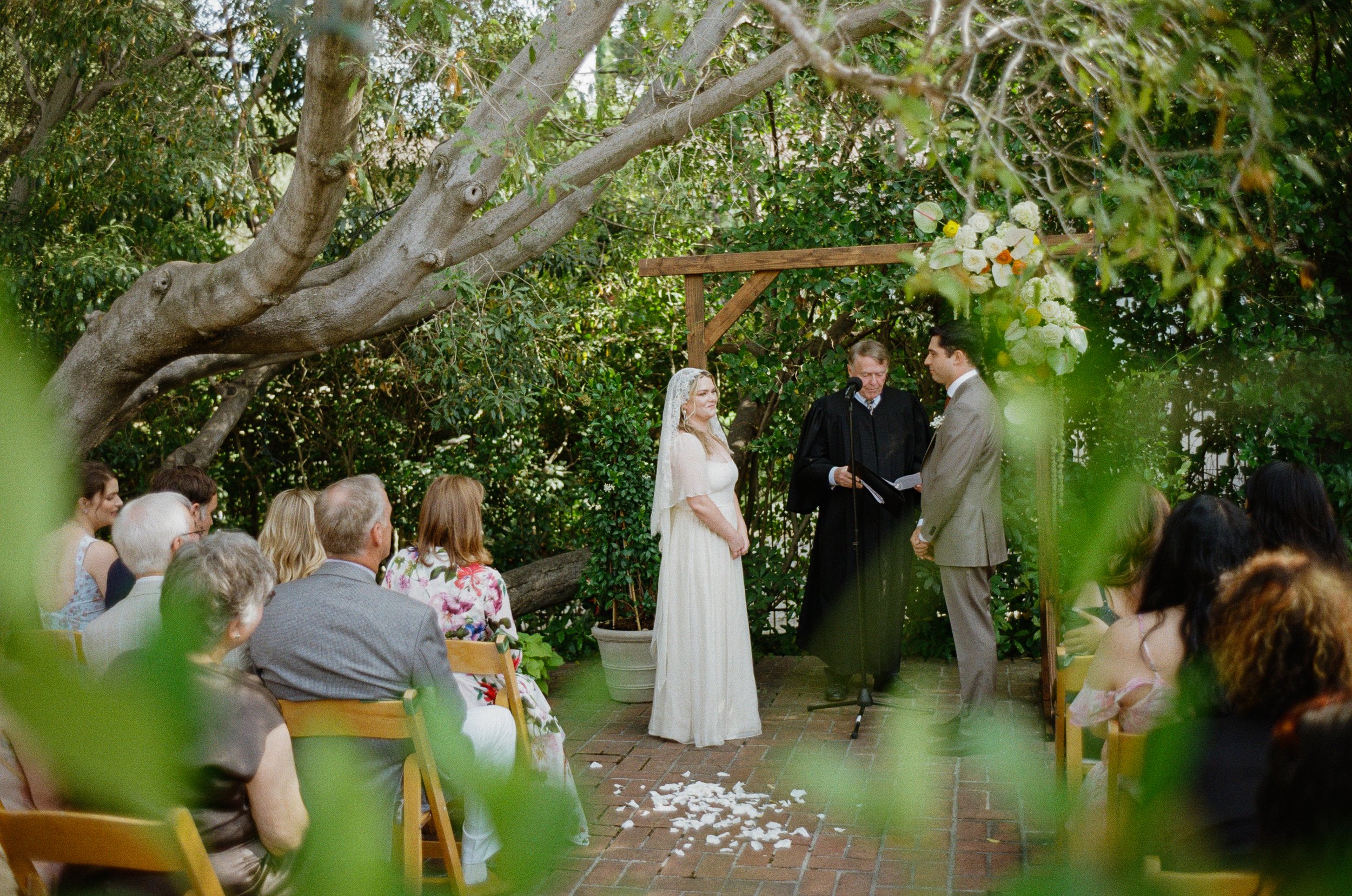 AnyaKayPhoto_Sarah&Hugo_film-54.jpg