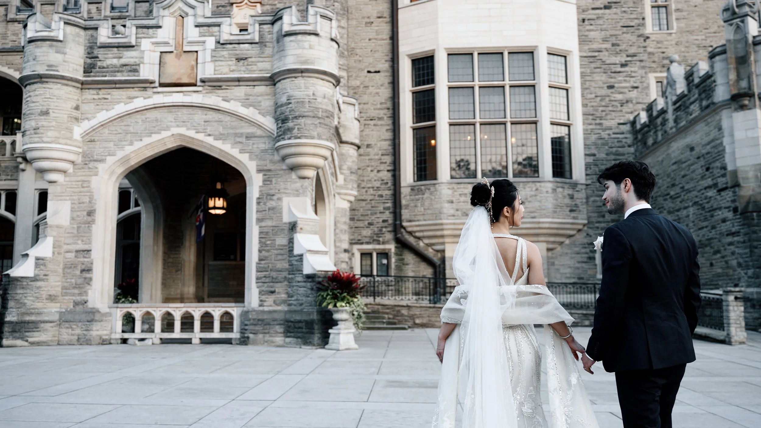 Cover NEW HL Film.00_01_25_01.Still003.jpg