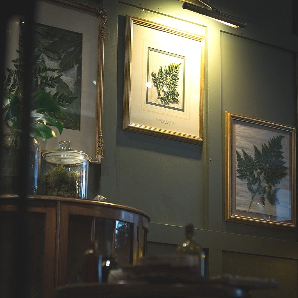 the-apothecary-bar-experiential-design