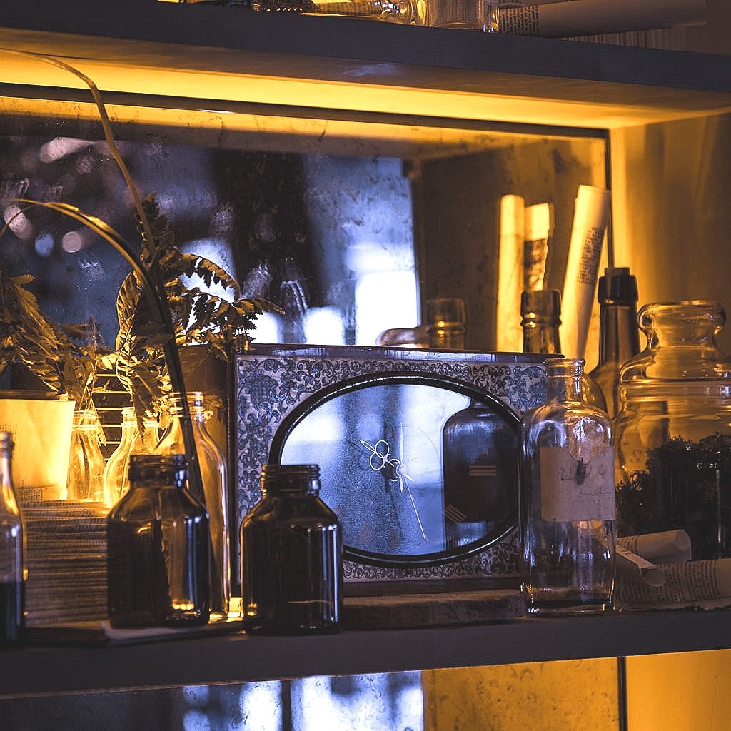 the-apothecary-bar-experiential-design