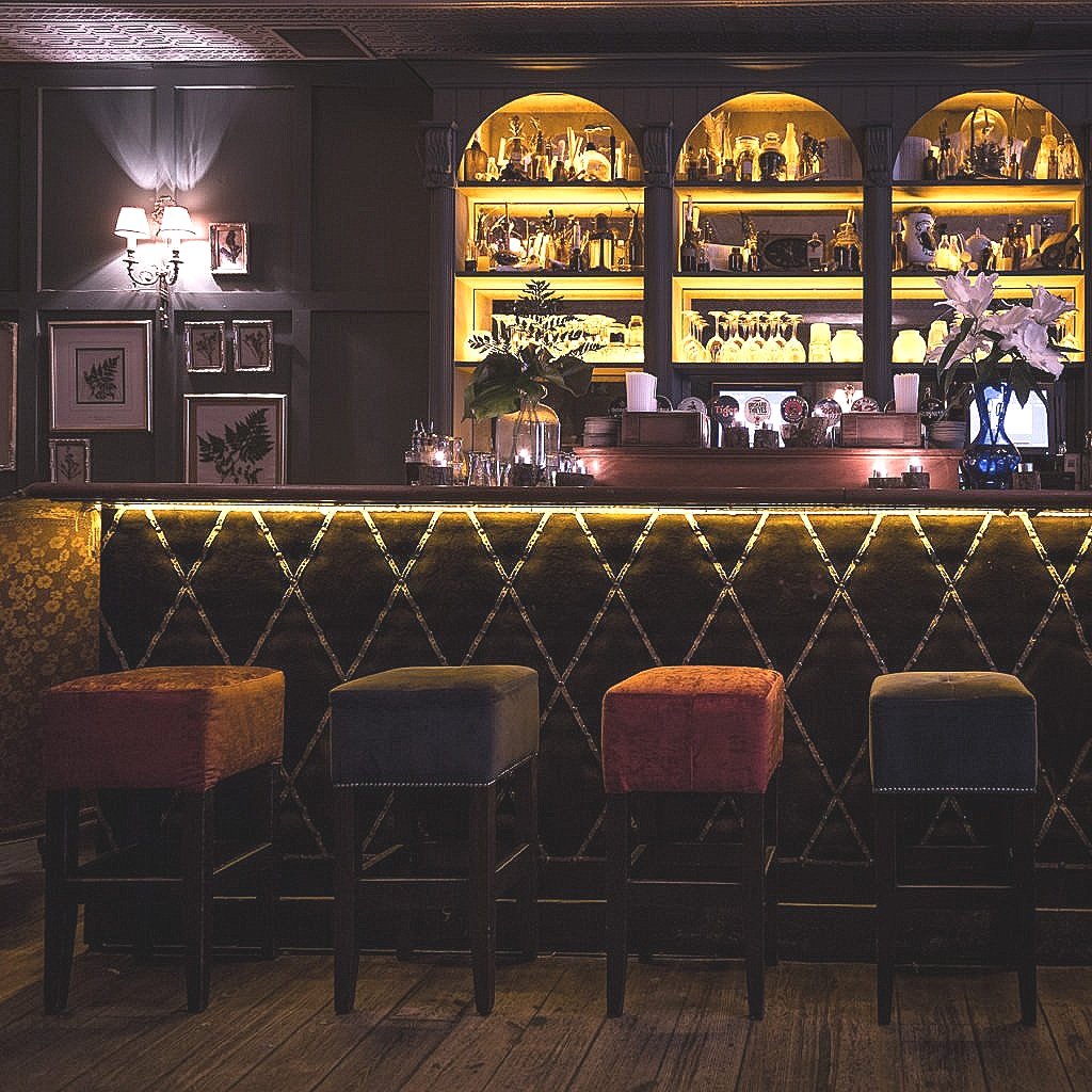 the-apothecary-bar-experiential-design